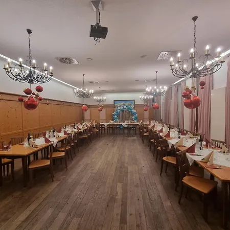 بيت ريفي Restaurant Der Greif *
