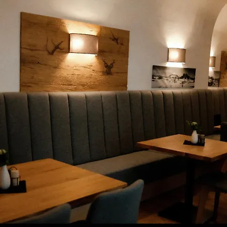 Restaurant Der Greif Estalagem Leoben (Styria)