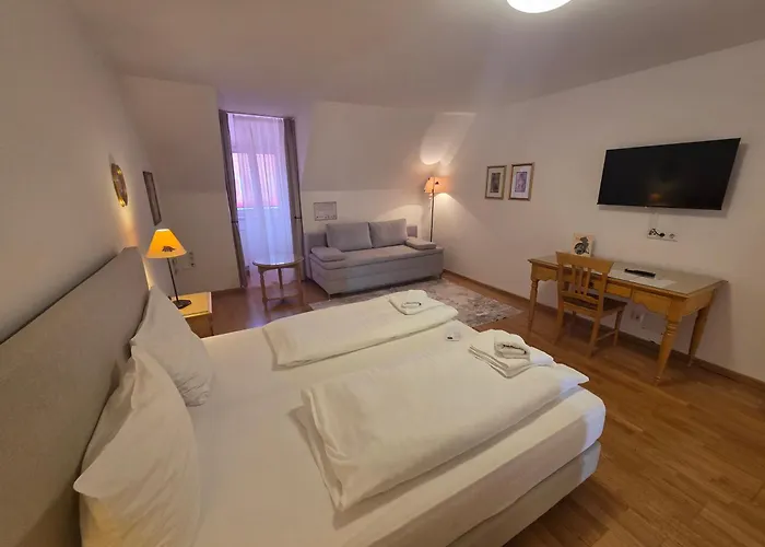 Restaurant Der Greif بيت ريفي